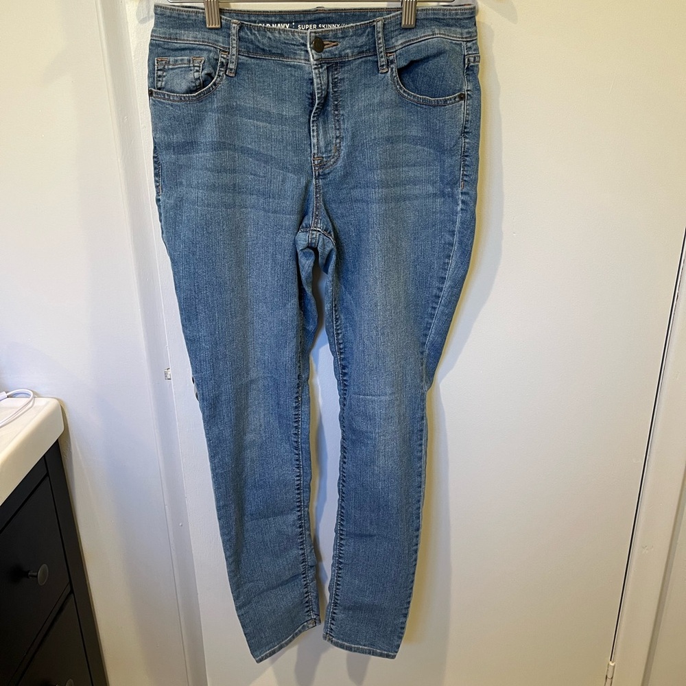 Old Navy jeans & tshirt